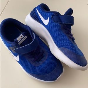 Nike boys sneakers